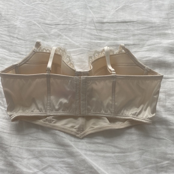 La SENZA Cream Corsette (Like New - Size M) - Picture 2 of 3